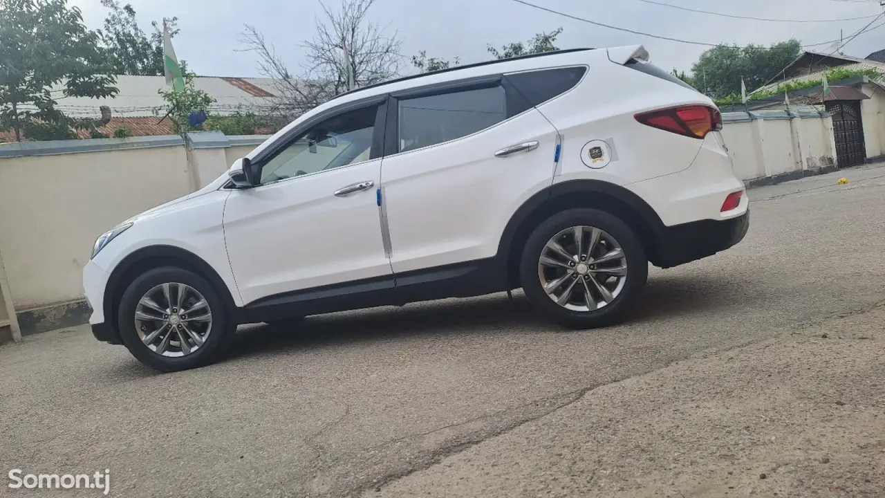 Hyundai Santa Fe 2016 · 2.0 AT