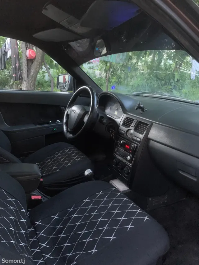 Lada (ВАЗ) Priora 2012 · 1.6 MT