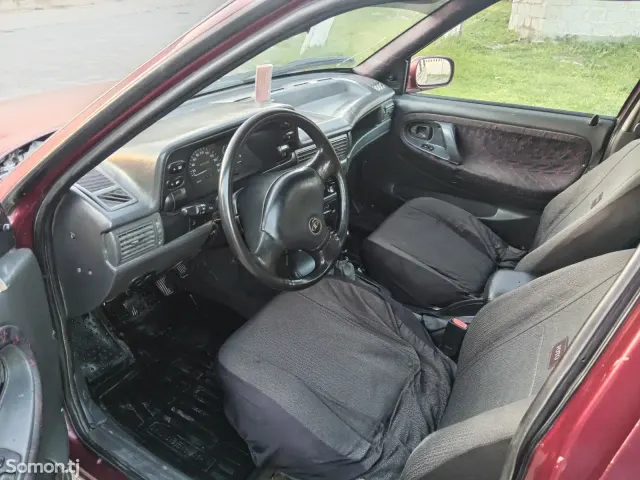 Daewoo Nexia 1995 · 1.6 MT