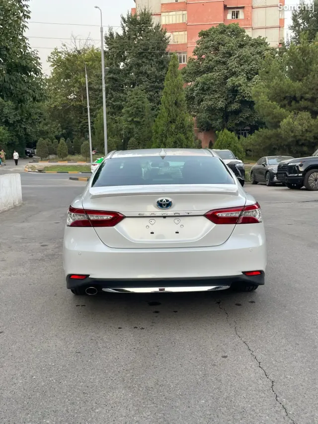 Toyota Camry 2018 · 2.5 AT