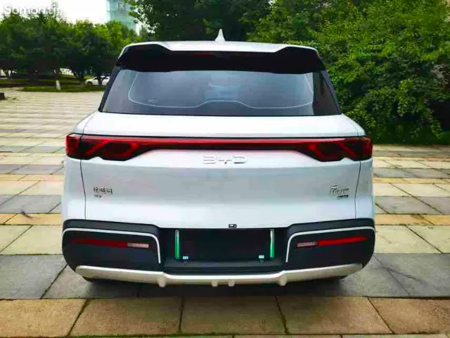 BYD Yuan Up 2025 · AT