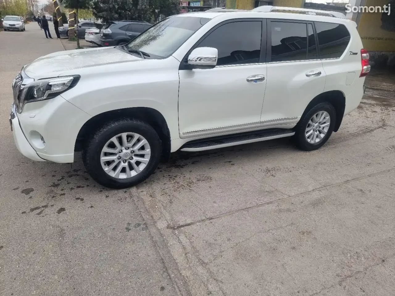 Toyota Land Cruiser Prado 2016 · 4.0 AT