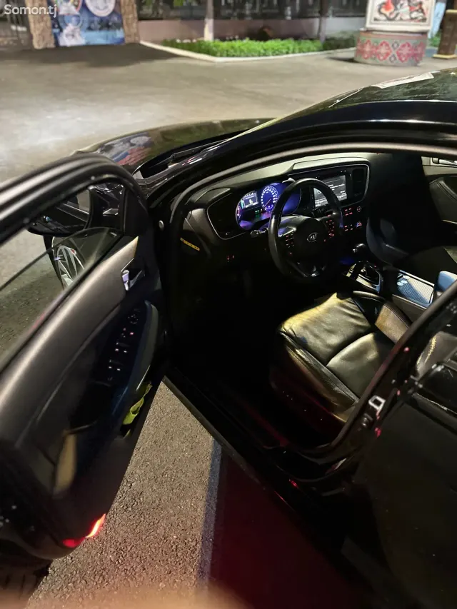 Kia K series 2015 · 2.0 AT