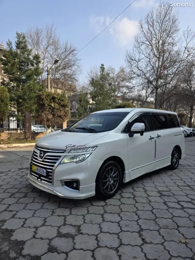 Nissan Elgrand 2015 · 2.5 AT