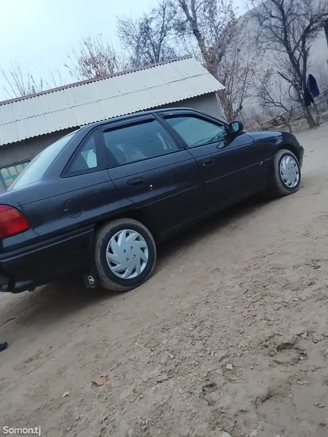 Opel Astra F 1996 · 1.6 MT