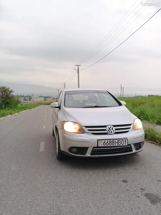 Volkswagen Golf 2006 · 1.4 MT