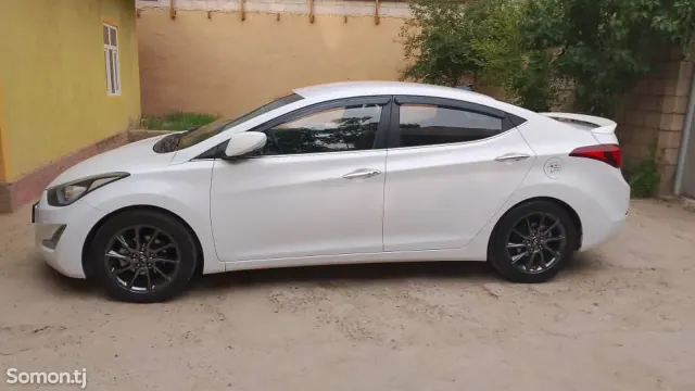 Hyundai Avante 2014 · 1.6 AT