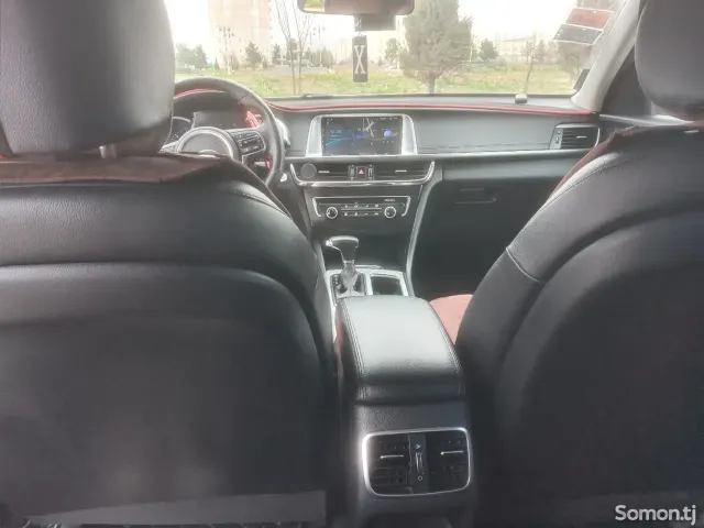 Kia K5 2016 · 1.7 AT