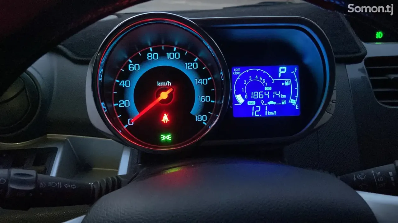 Chevrolet Spark 2015 · 1.0 AT