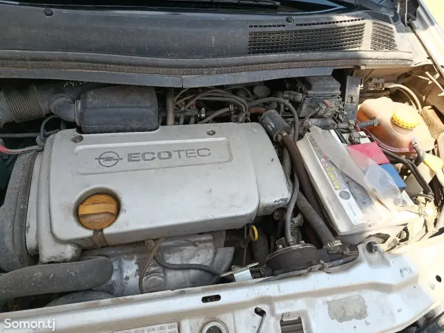 Opel Zafira 2003 · 1.6 MT