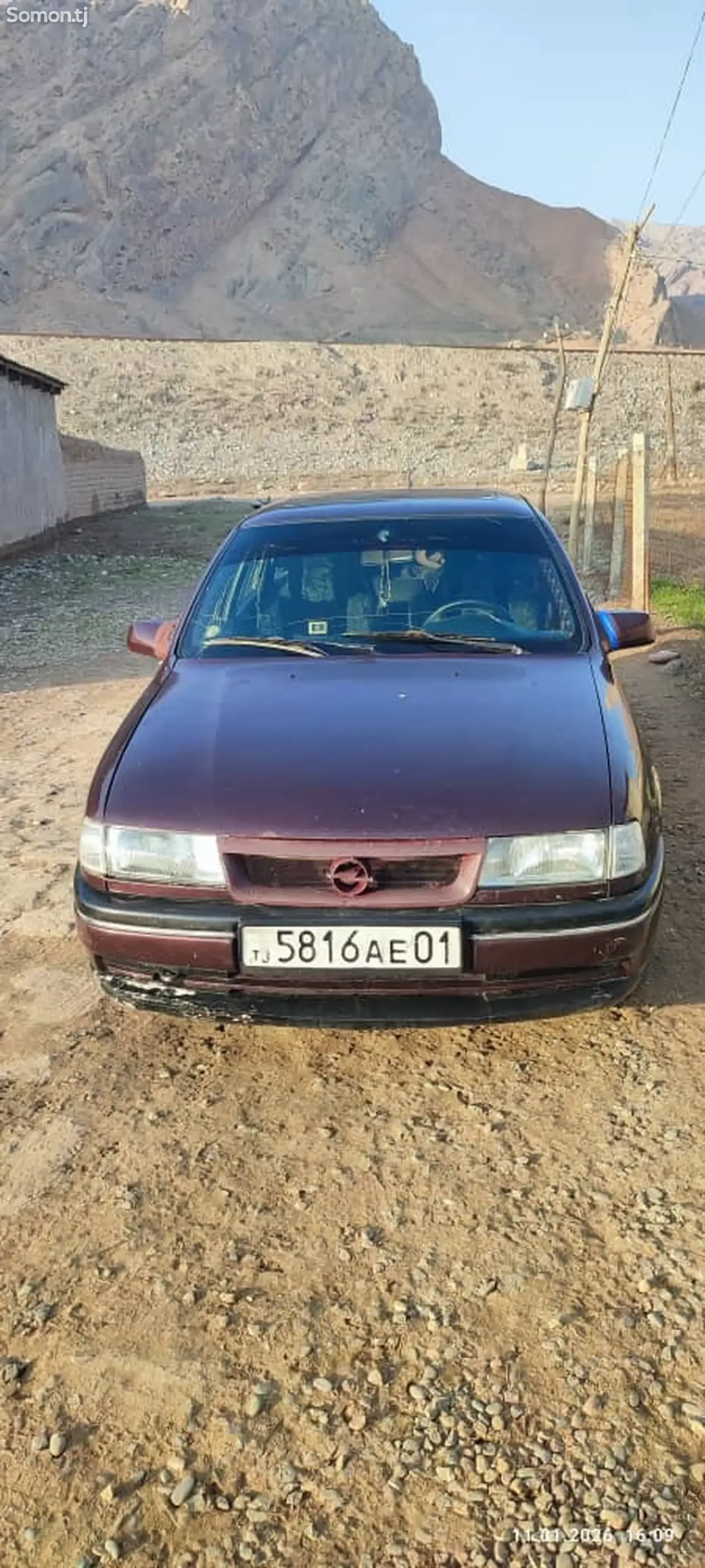 Opel Vectra A 1993 · 1.6 MT