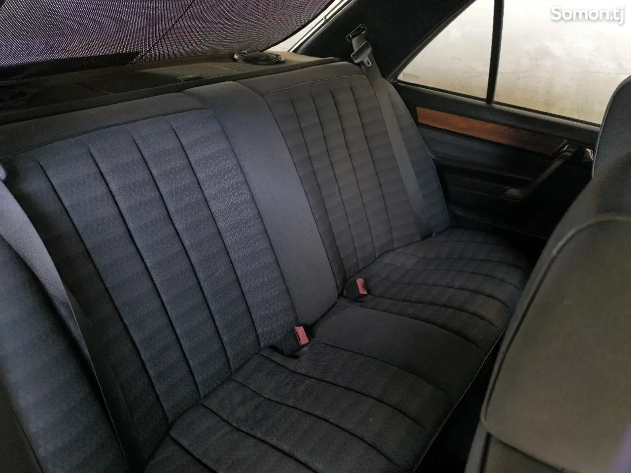 Mercedes-Benz W201 1989 · 1.8 MT