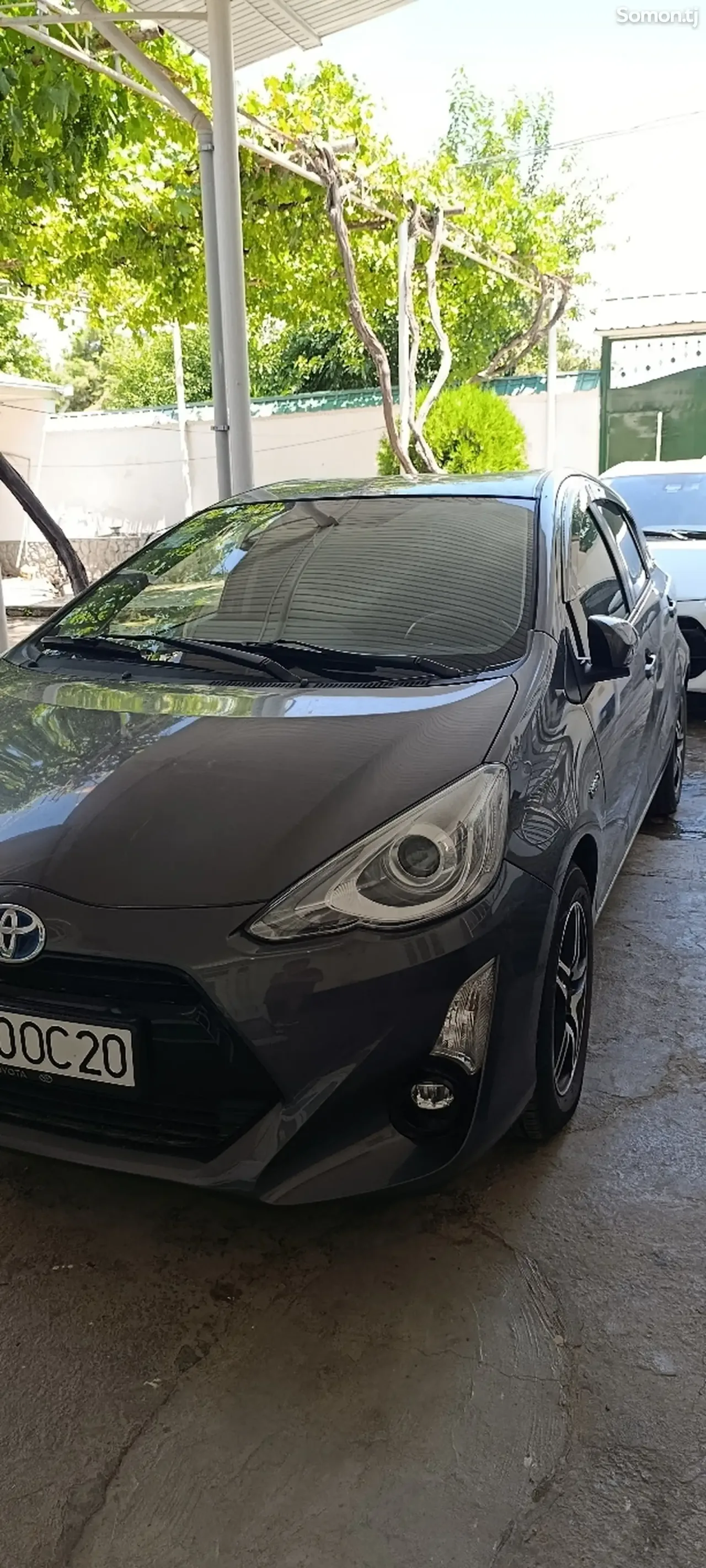 Toyota Aqua 2015 · 1.5 AT