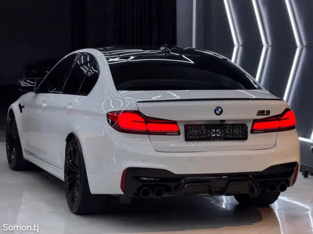 BMW M5 2019 · 4.4 AT