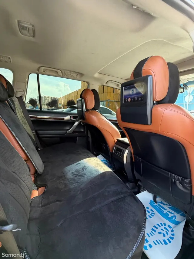 Lexus GX series 2018 · 4.6 AT