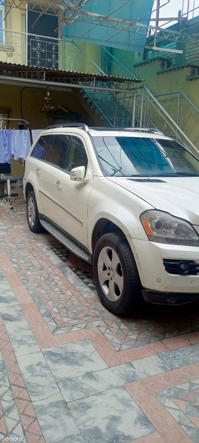 Mercedes-Benz GL class 2011 · 4.5 AT