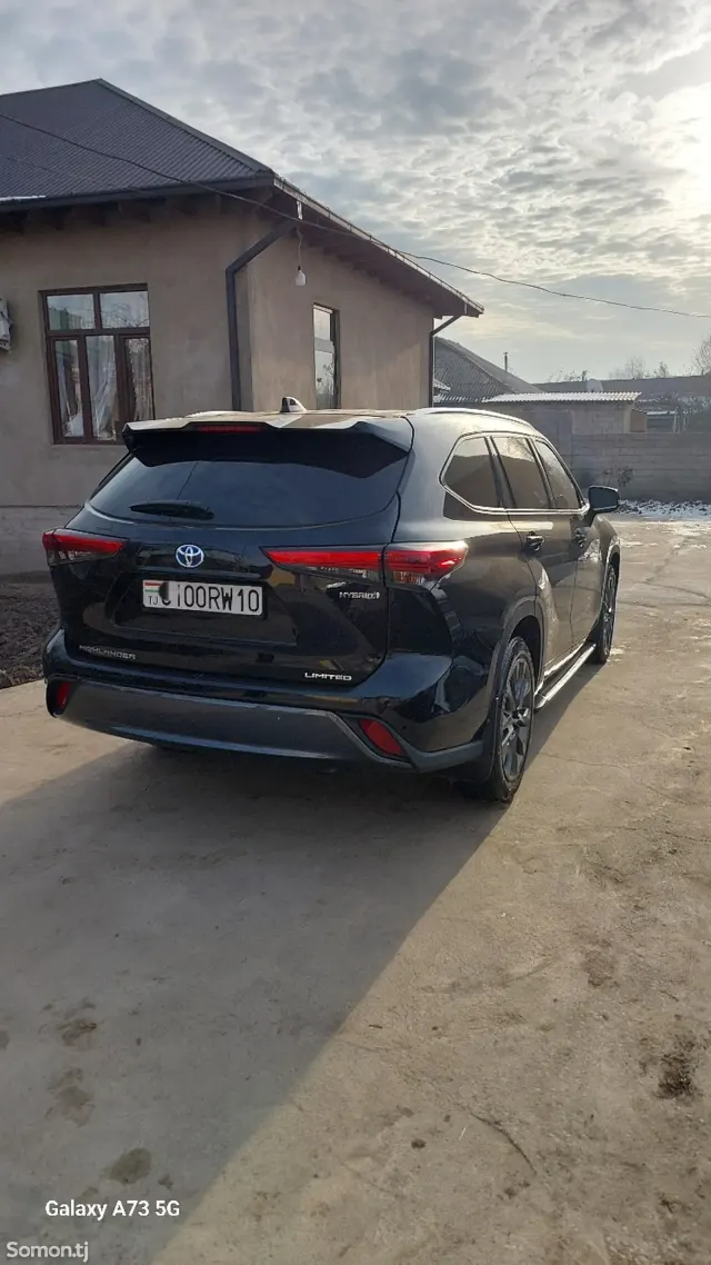 Toyota Highlander 2021 · 2.5 AT