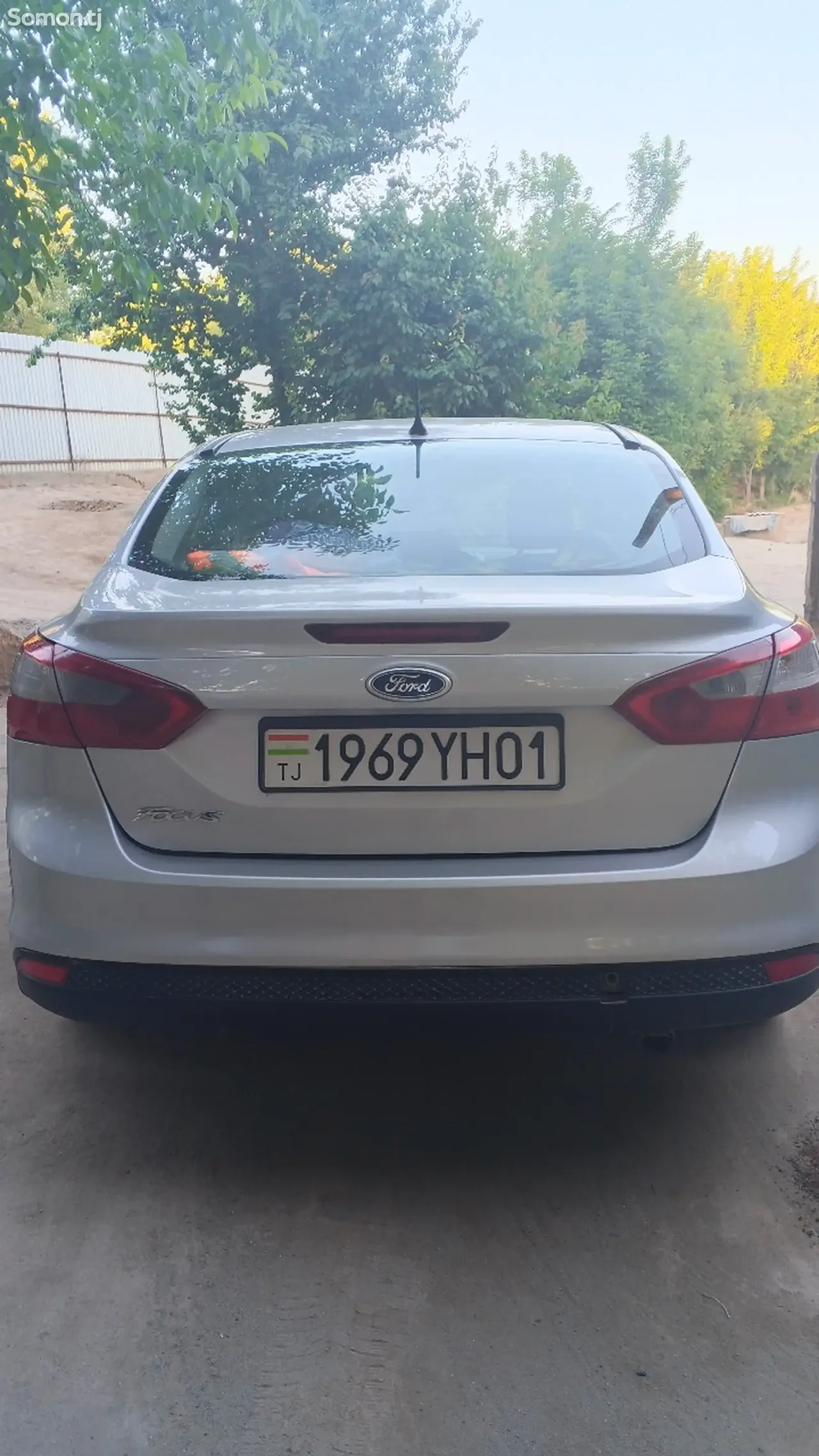 Ford Focus 2013 · 1.6 AT