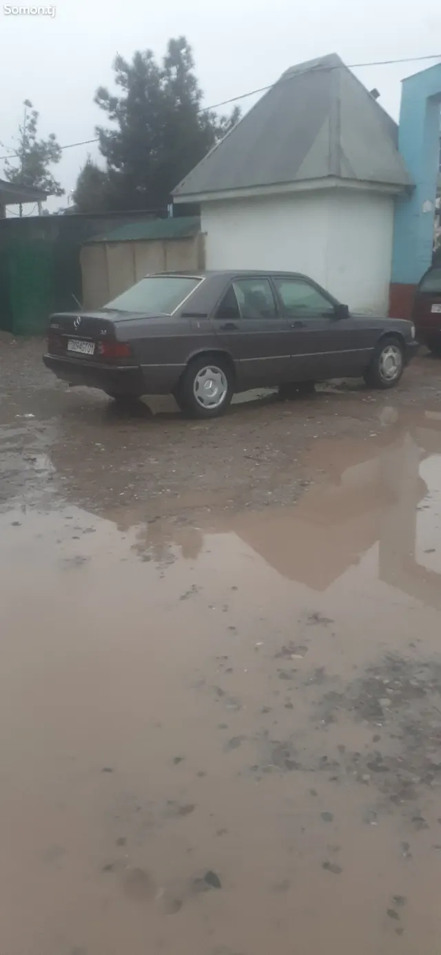 Mercedes-Benz W124 1991 · 1.8 MT