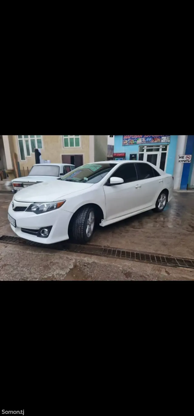 Toyota Camry 2013 · 2.5 AT