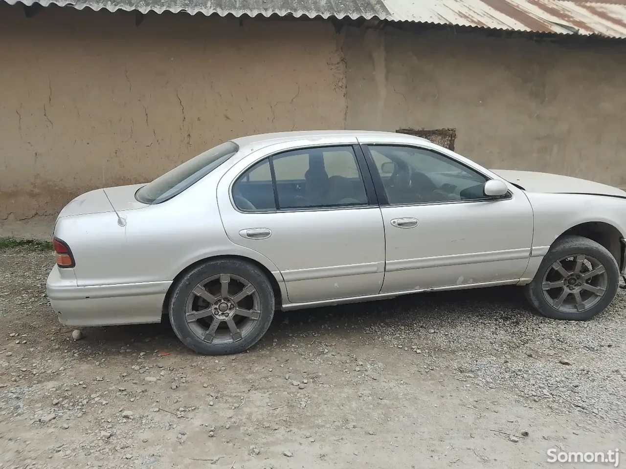 Nissan Cefiro 1997 · 2.0 AT