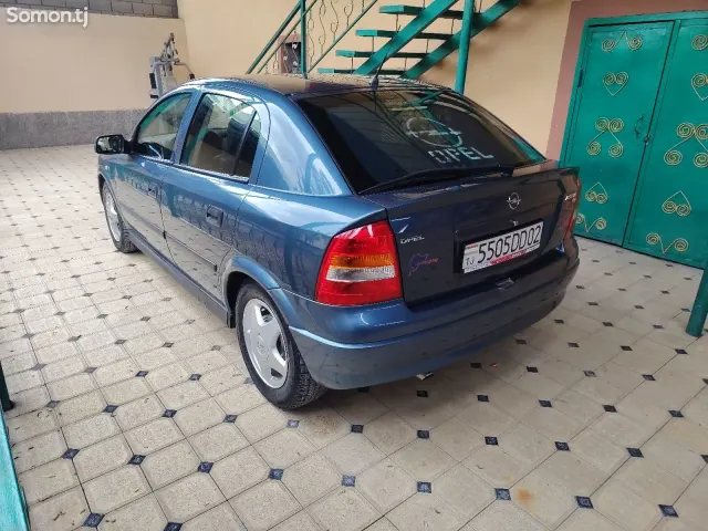 Opel Astra G 1998 · 1.6 MT