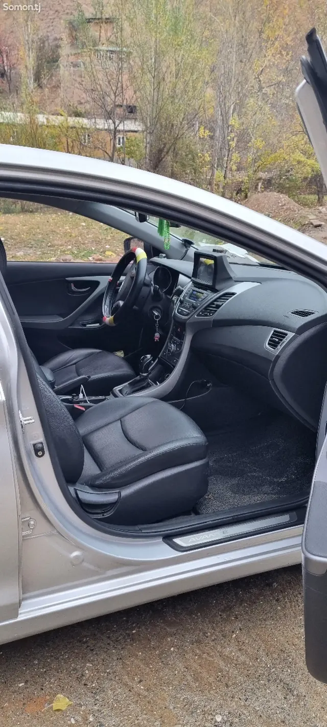 Hyundai Avante 2014 · 1.6 AT