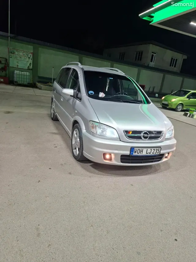 Opel Zafira 2005 · 1.8 MT