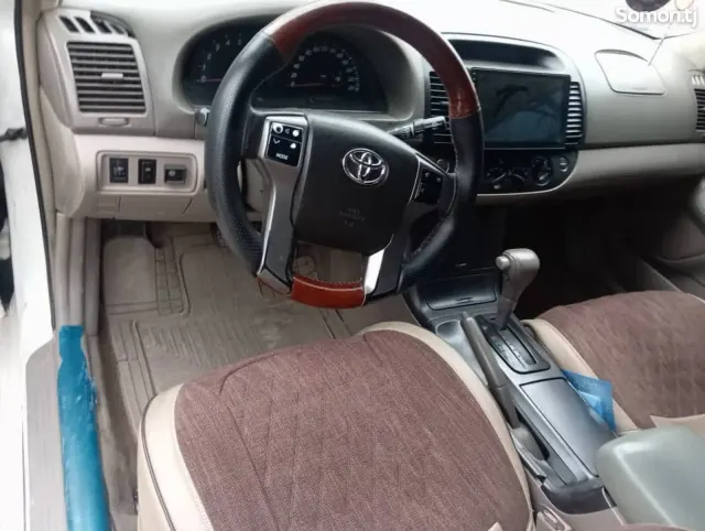 Toyota Camry 2006 · 2.4 AT