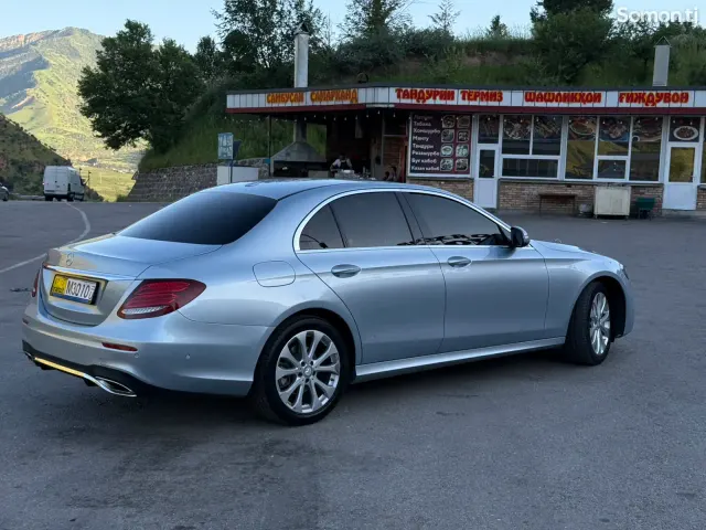 Mercedes-Benz E class 2017 · 2.0 AT