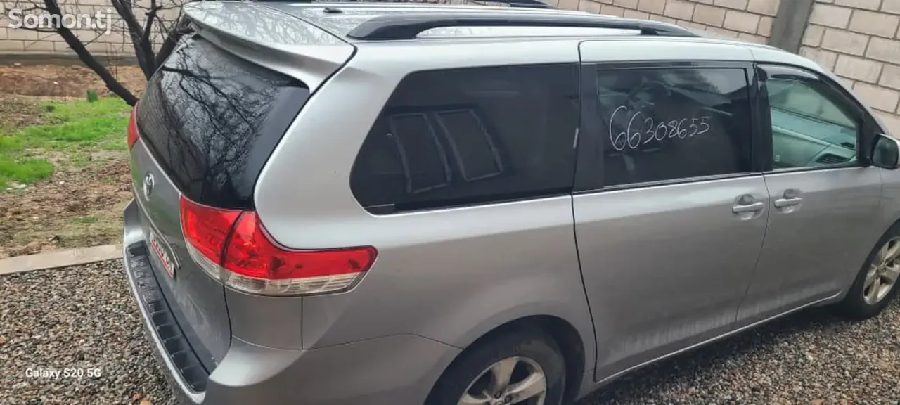 Toyota Sienna 2014 · 3.5 AT