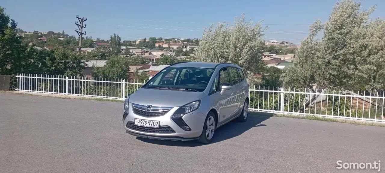 Opel Zafira 2015 · 1.4 AT