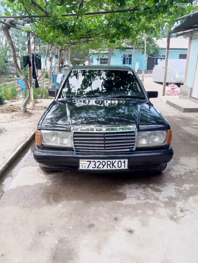 Mercedes-Benz W201 1991 · 1.8 MT