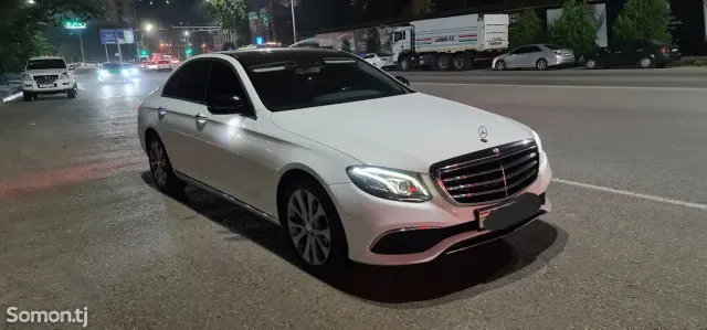 Mercedes-Benz E class 2017 · 2.2 AT