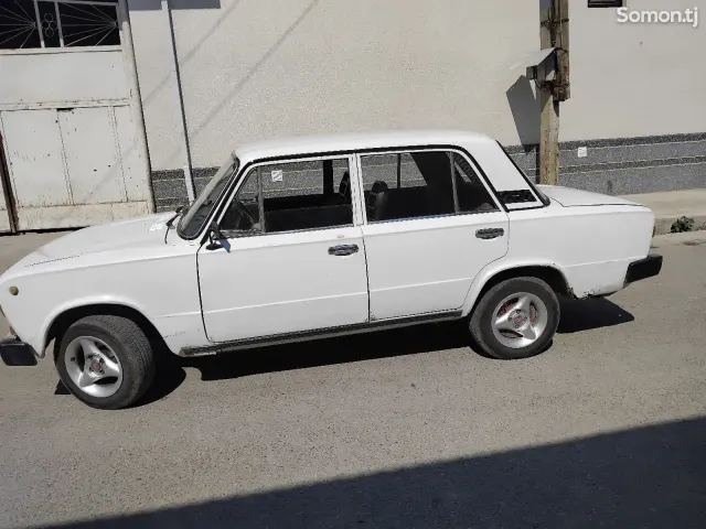 Lada (ВАЗ) 2101 1985 · 1.5 MT