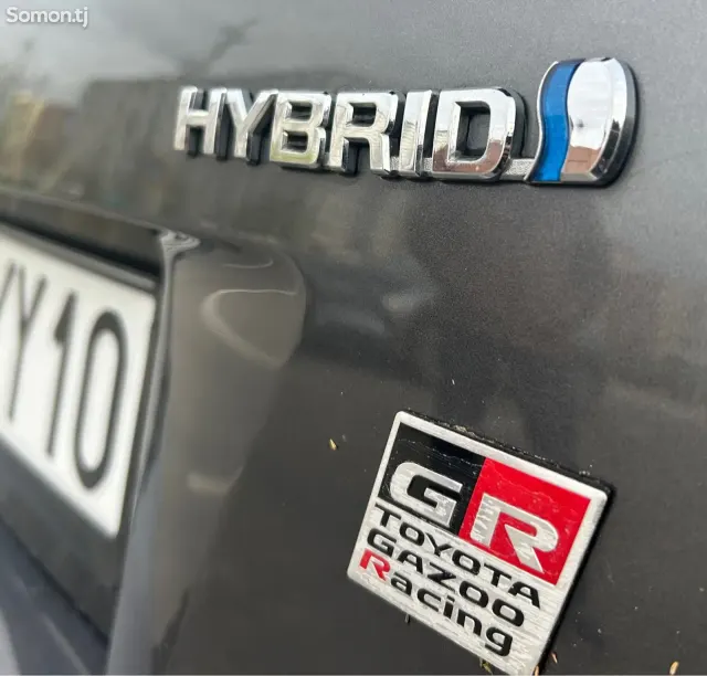 Toyota Prius 2016 · 1.8 AT