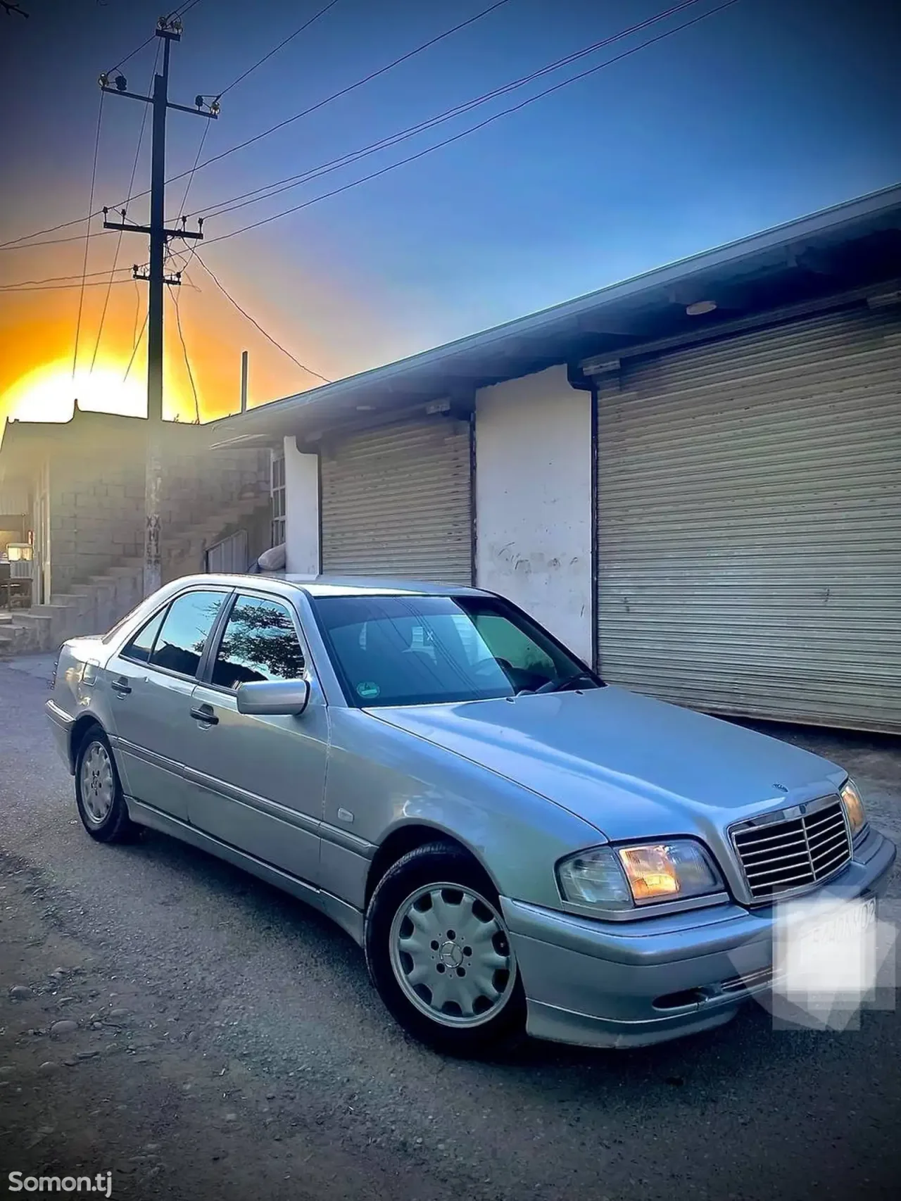 Mercedes-Benz W201 2000 · 2.0 AT