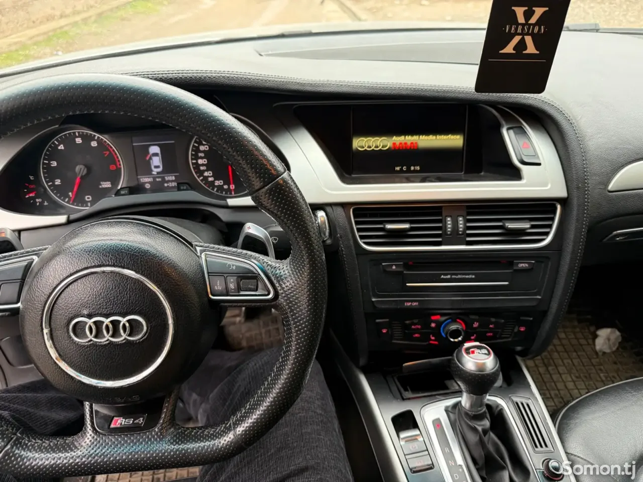 Audi RS4 2011 · 2.0 AT