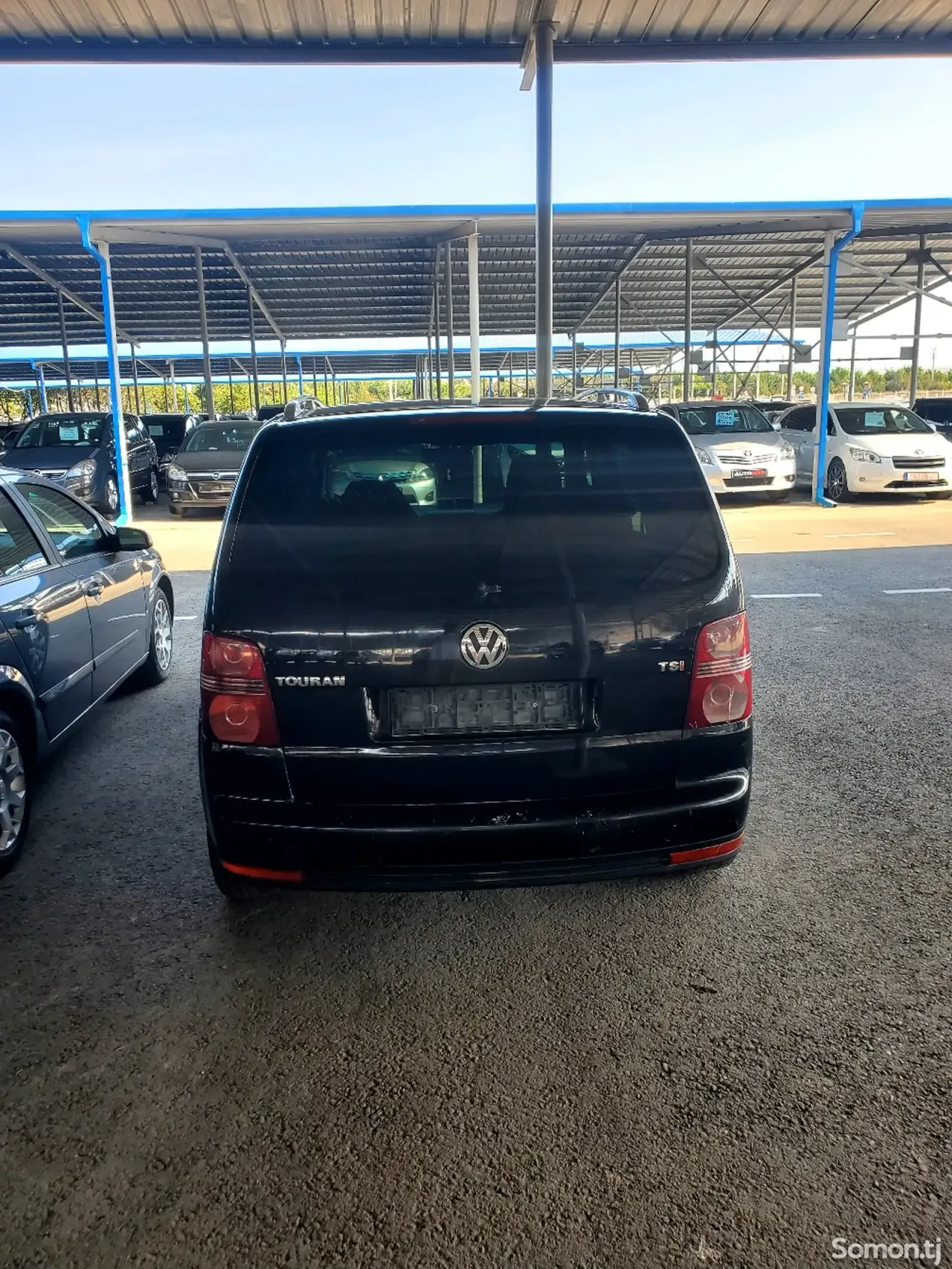 Volkswagen Touran 2007 · 1.4 MT