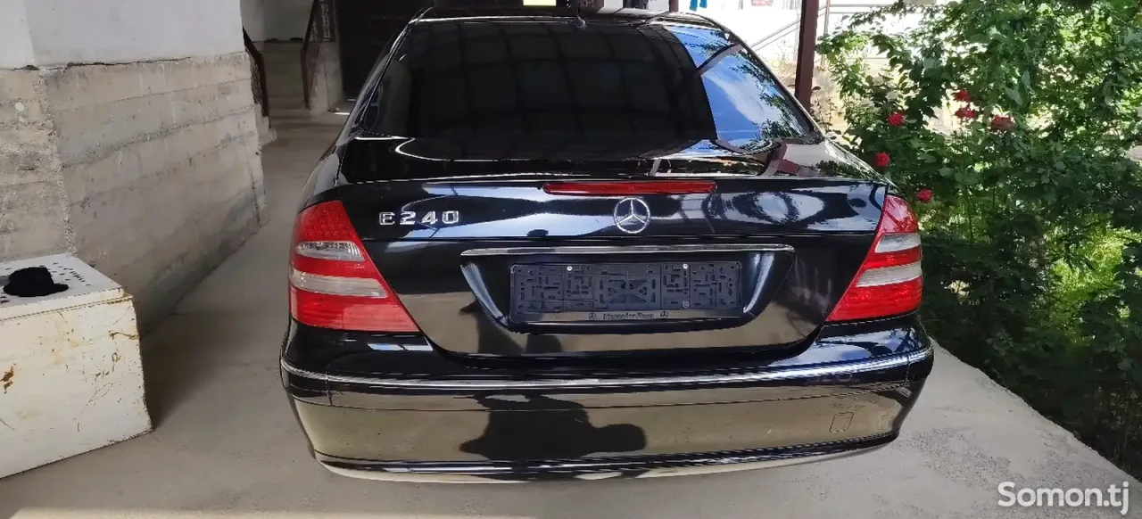 Mercedes-Benz E class 2002 · 2.4 AT