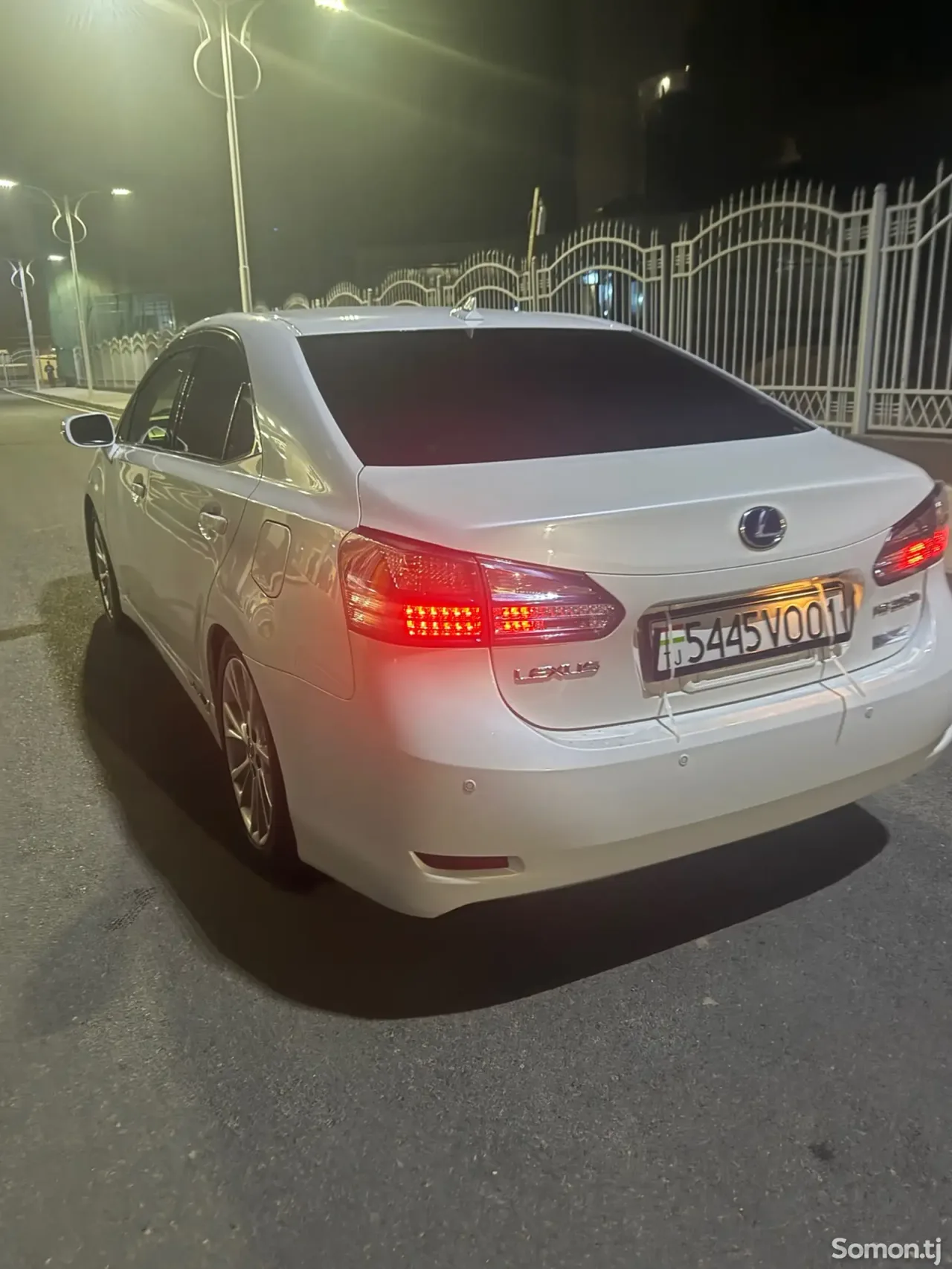 Lexus HS series 2011 · 2.4 AT