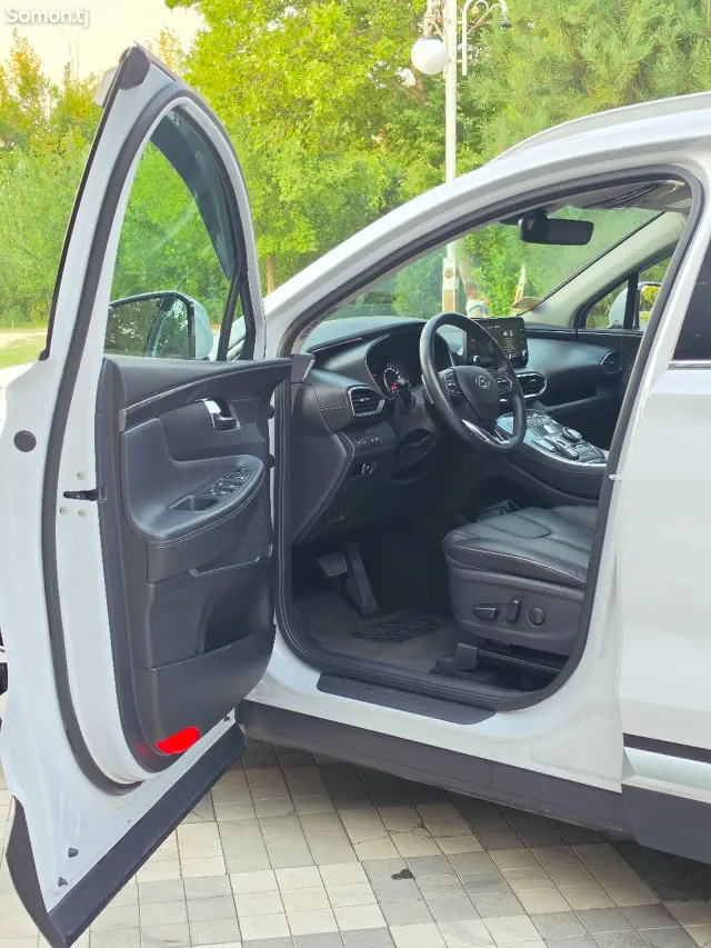 Hyundai Santa Fe 2021 · 2.5 AT