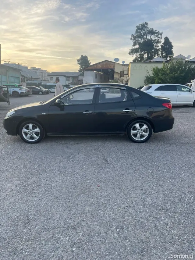 Hyundai Avante 2009 · 1.6 AT