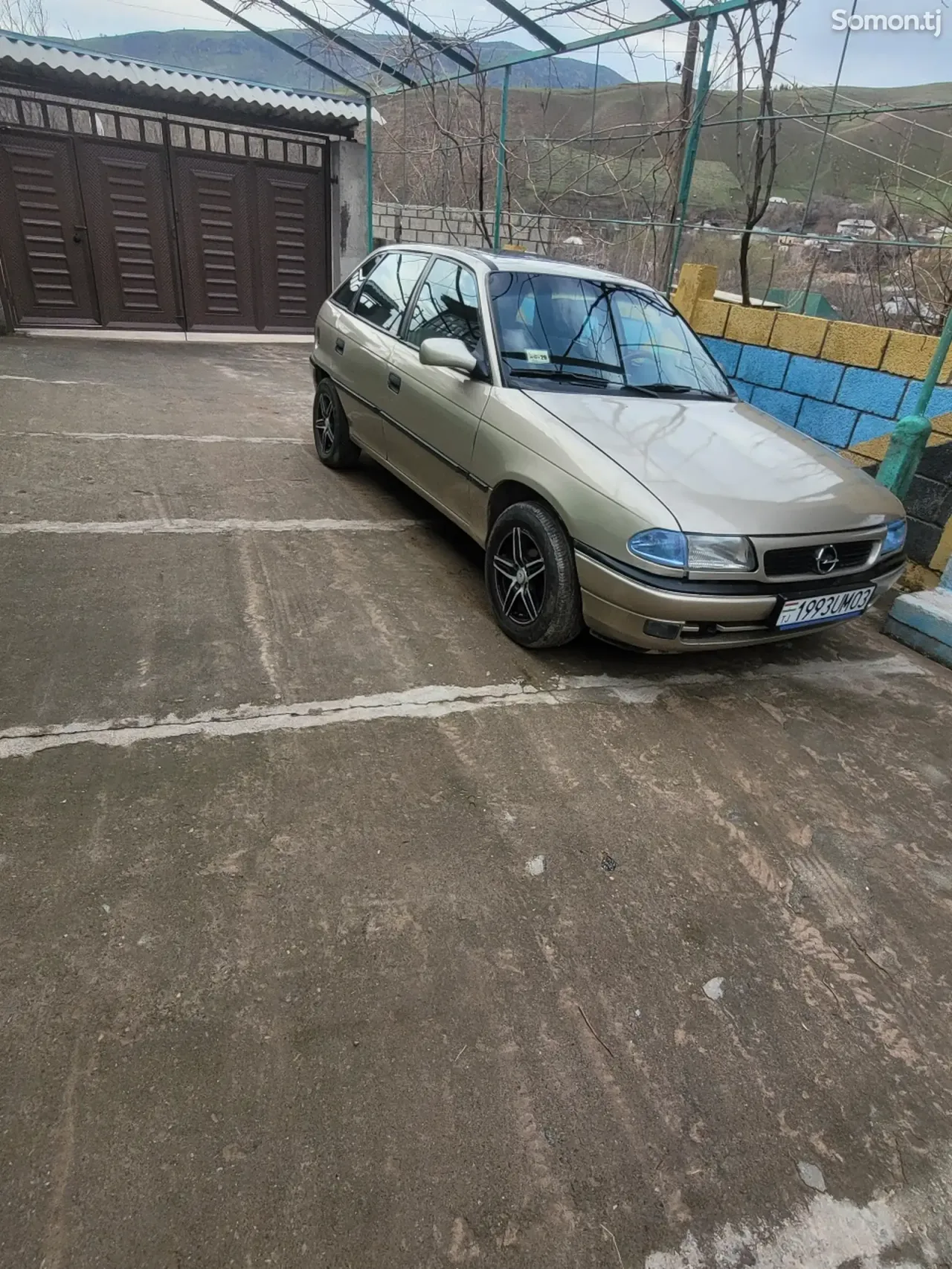 Opel Astra F 1995 · 1.6 MT