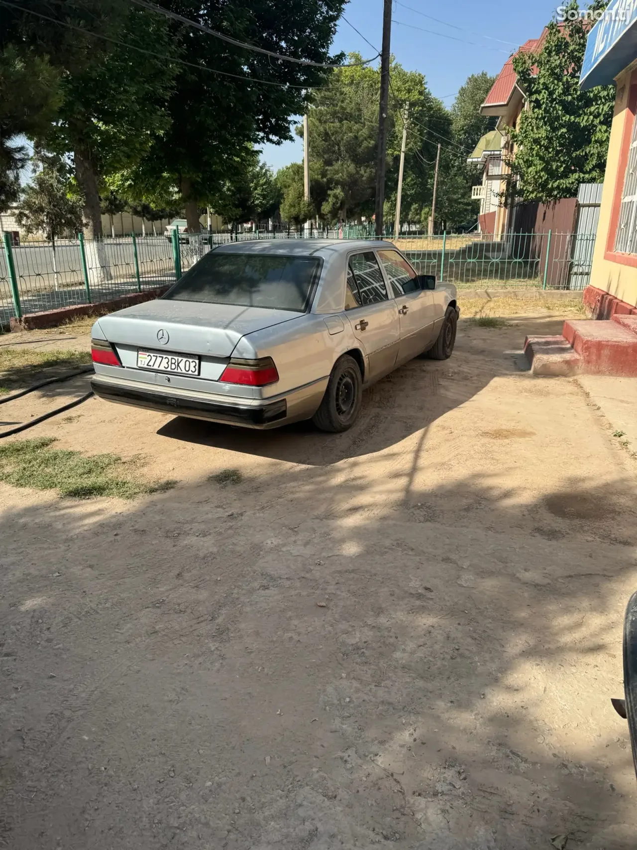 Mercedes-Benz W124 1993 · 1.8 MT