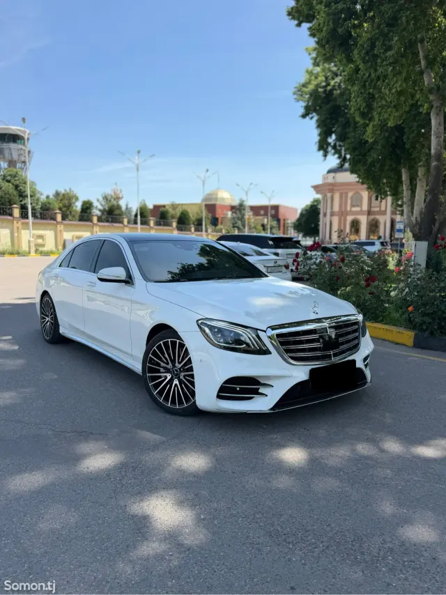 Mercedes-Benz S class 2015 · 4.0 AT