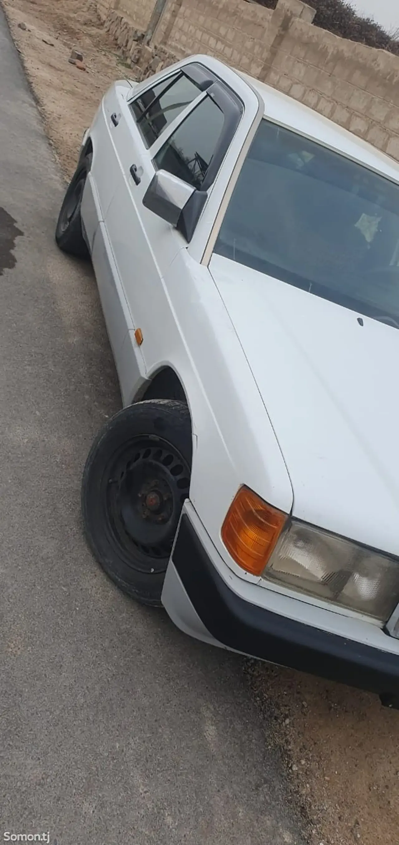 Mercedes-Benz W201 1993 · 2.0 MT
