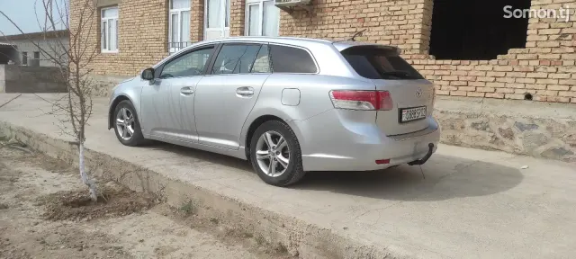 Toyota Avensis 2009 · 2.2 MT
