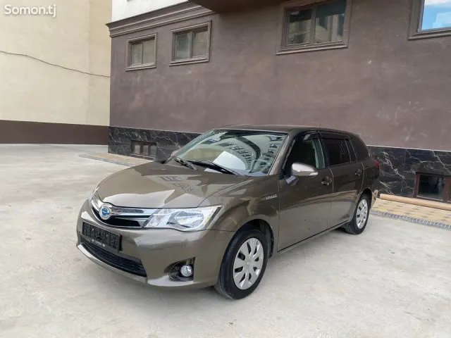 Toyota Fielder 2015 · 1.5 AT