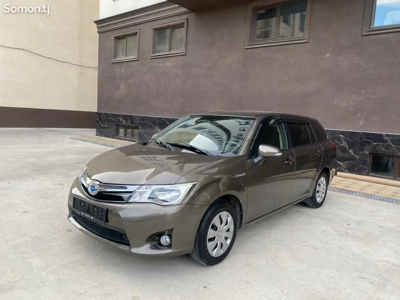 Toyota Fielder 2015 · 1.5 AT